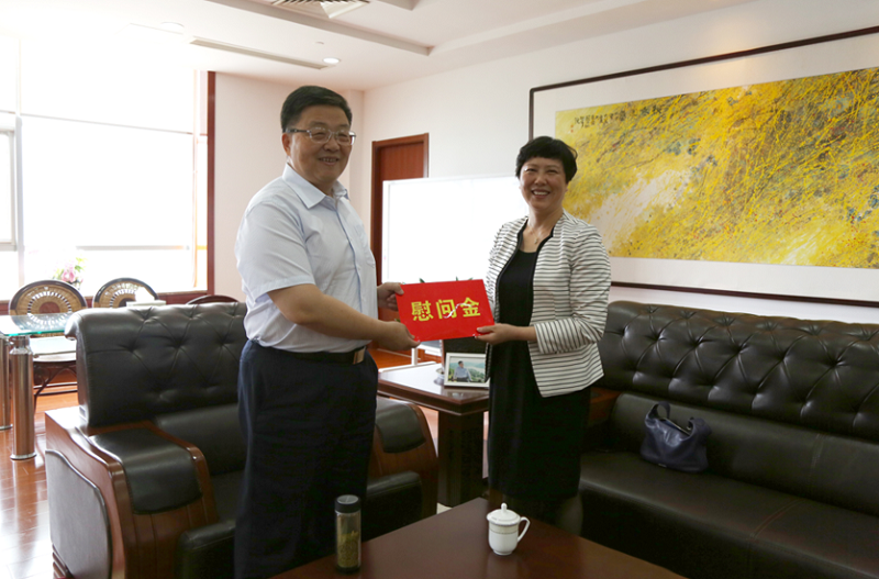 市科协主席许东方一行走访慰问百亿游戏药业优秀科技企业家肖伟董事长